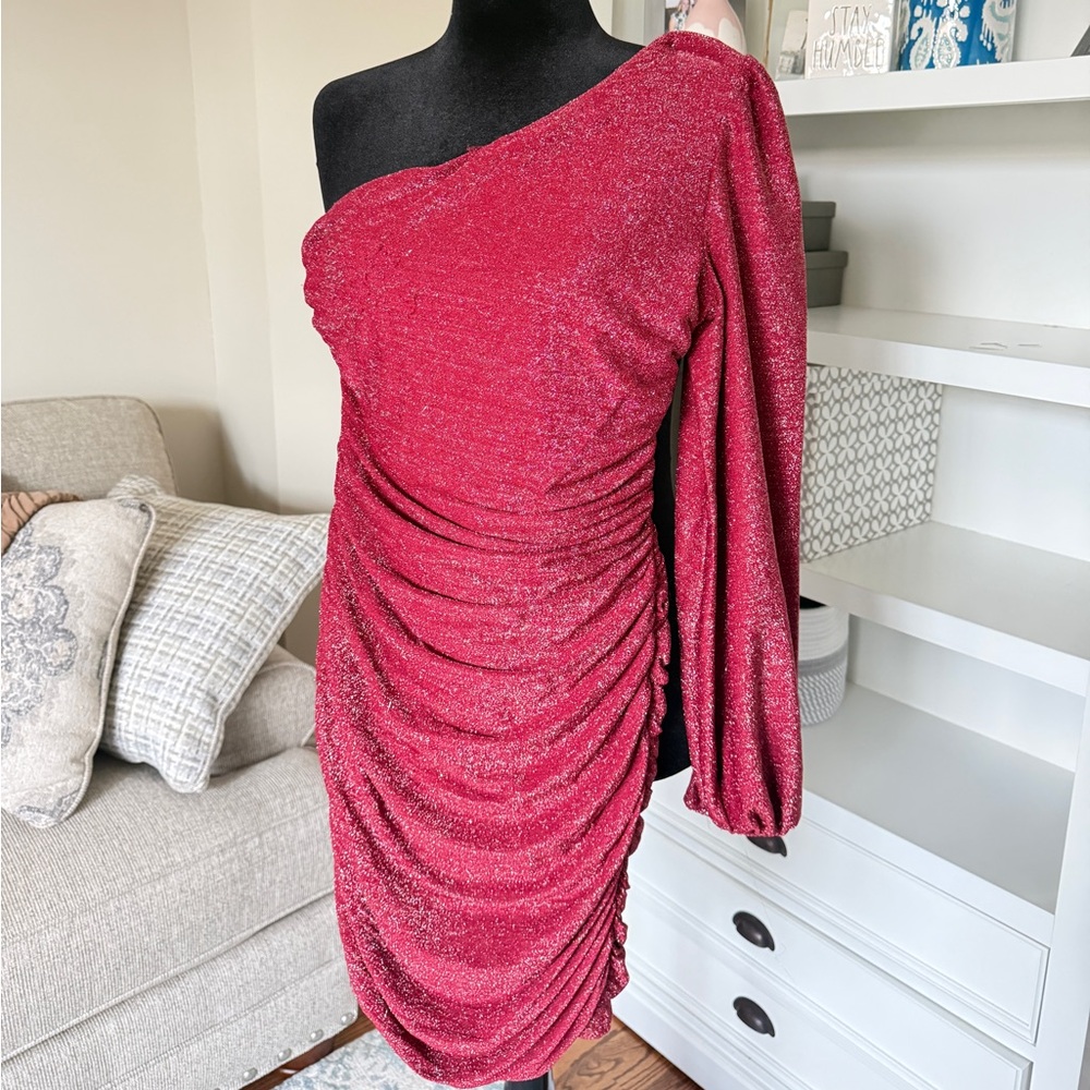Elegant One-Shoulder Red Dress